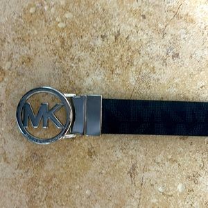 NWT MK reversible belt